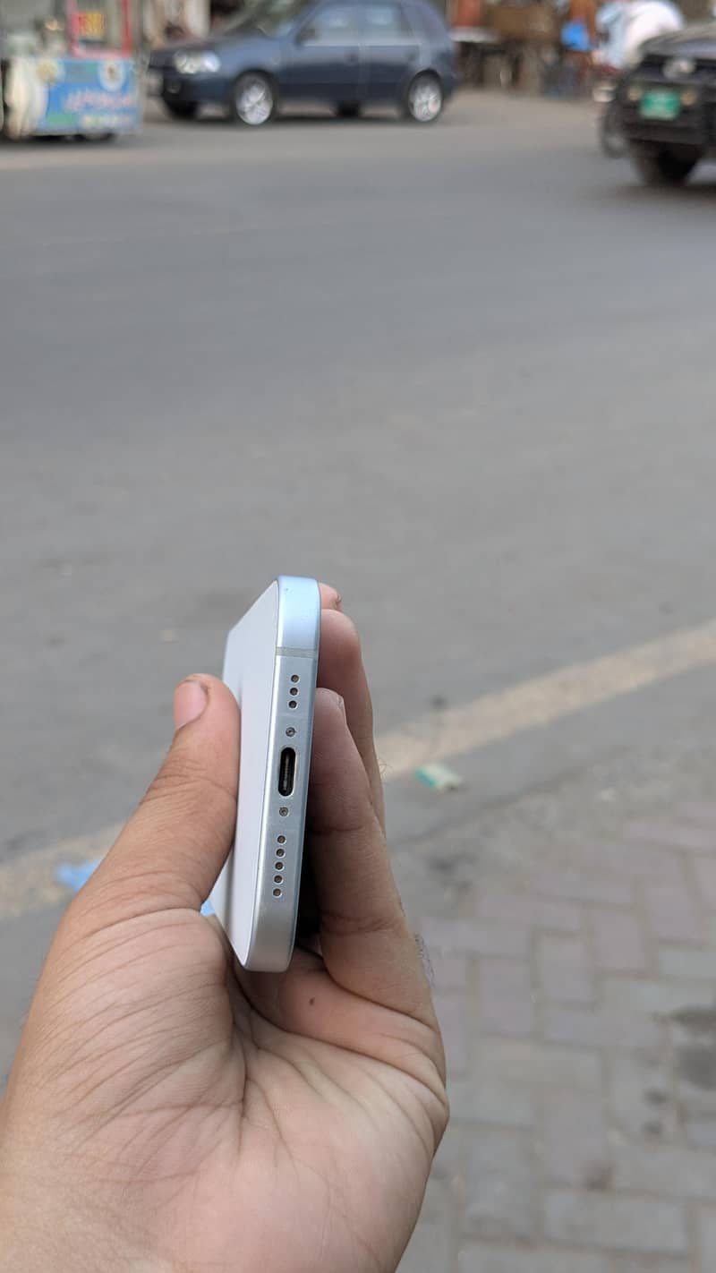 Apple iPhone 15 2