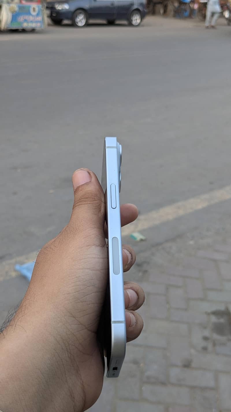 Apple iPhone 15 3
