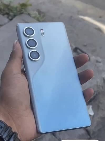 Tecno CAMON 40 ProTecno CAMON 40 Pro 10 month waranty all ok 10 by 10
