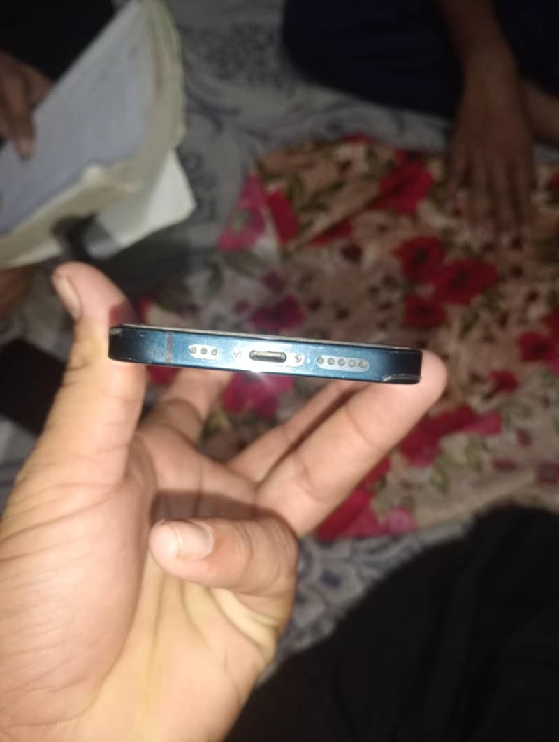 Apple iPhone 13 1