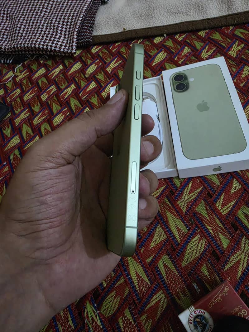 Apple iPhone 17 3