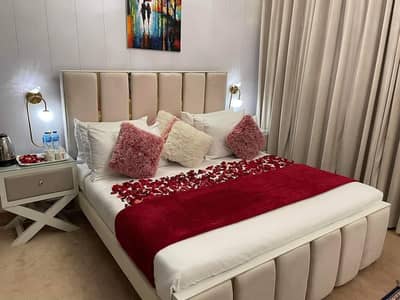 king size bed fancy side table KY sth