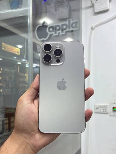 Apple iPhone 16 Pro Max