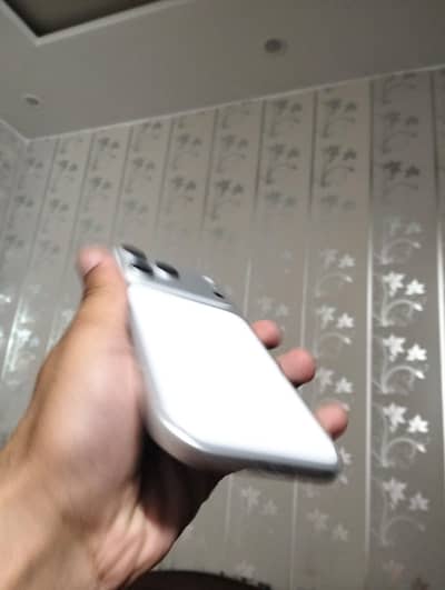 iPhone 17 Pro Max jv 256gb only one month use with original box lead
