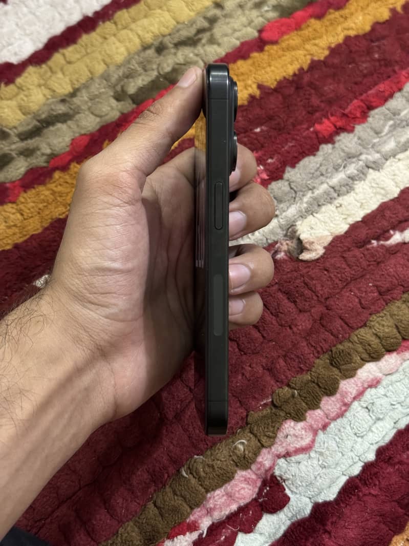 Apple iPhone 15 Pro 1