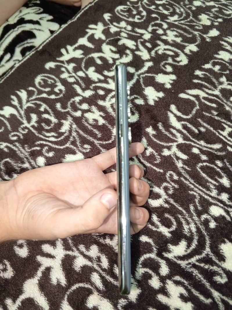 Tecno CAMON 40 Pro 4