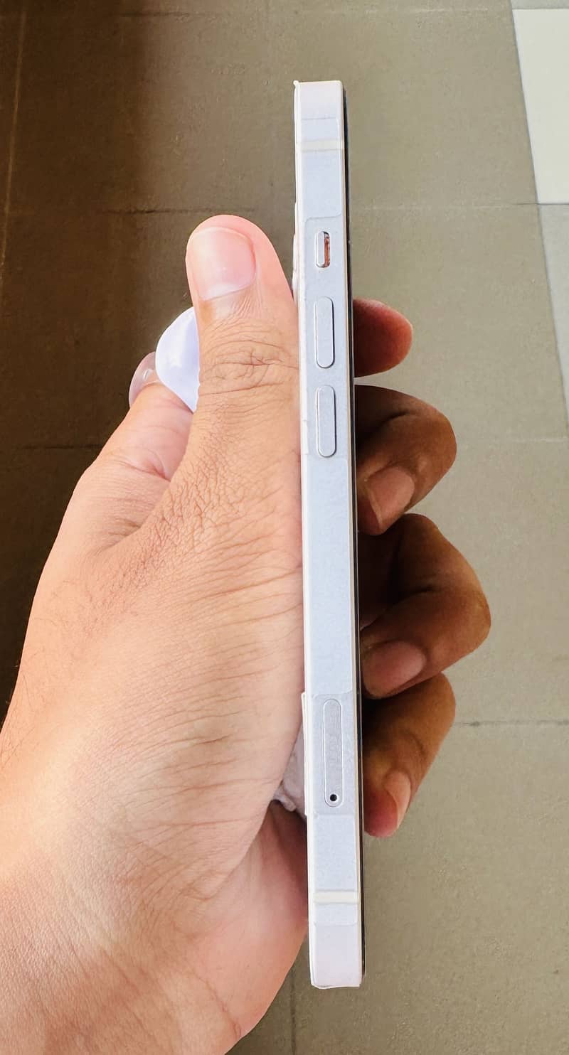 Apple iPhone 13 1