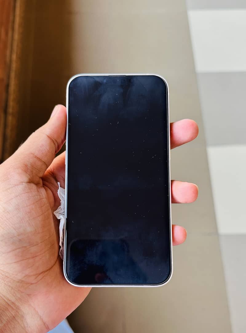 Apple iPhone 13 5