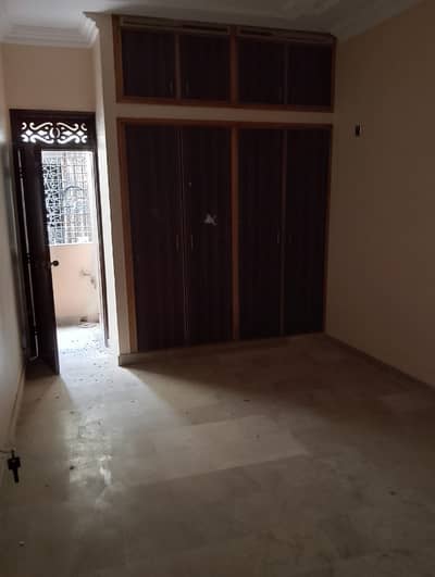 Get An Attractive Prime Location Upper Portion In Karachi