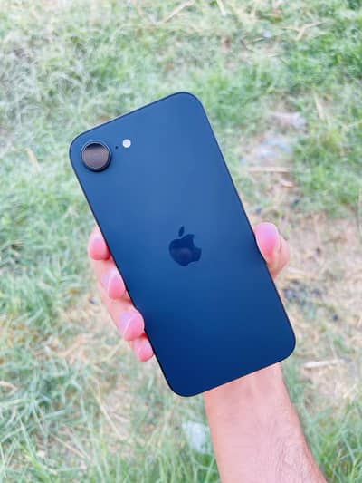 Apple iPhone 16e