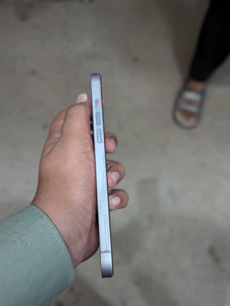 Apple iPhone 14 plus 4