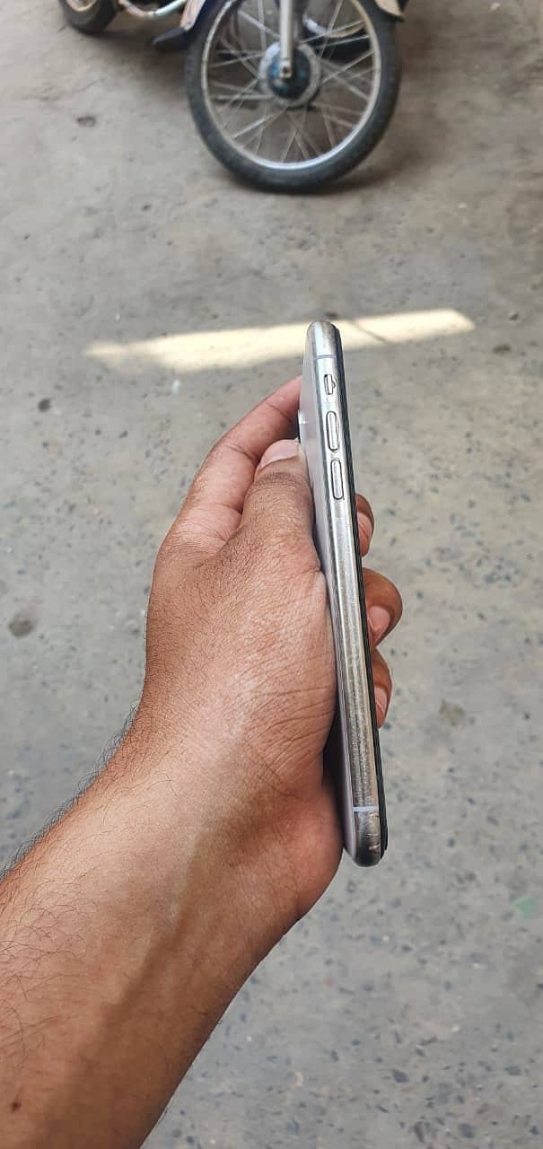 Apple iPhone X 1