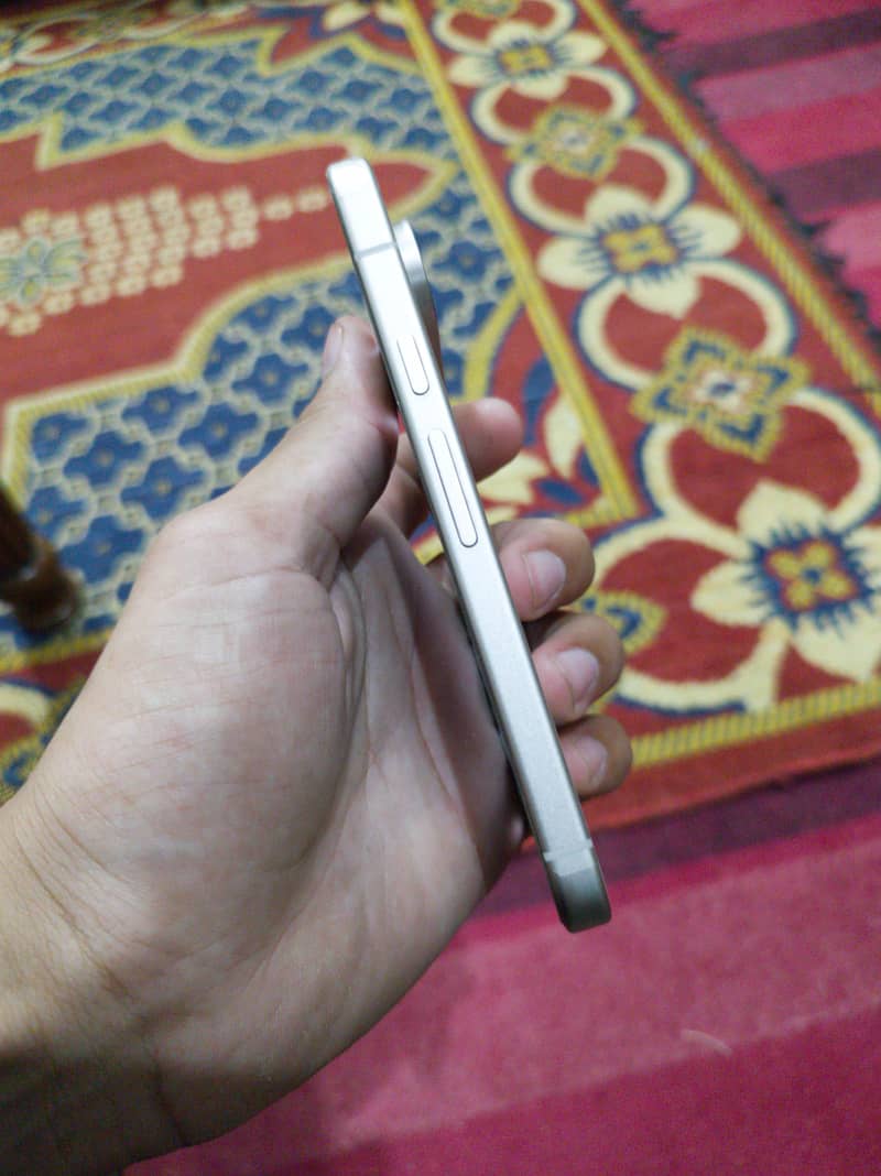 Google Pixel 9 6