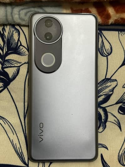 Vivo V50