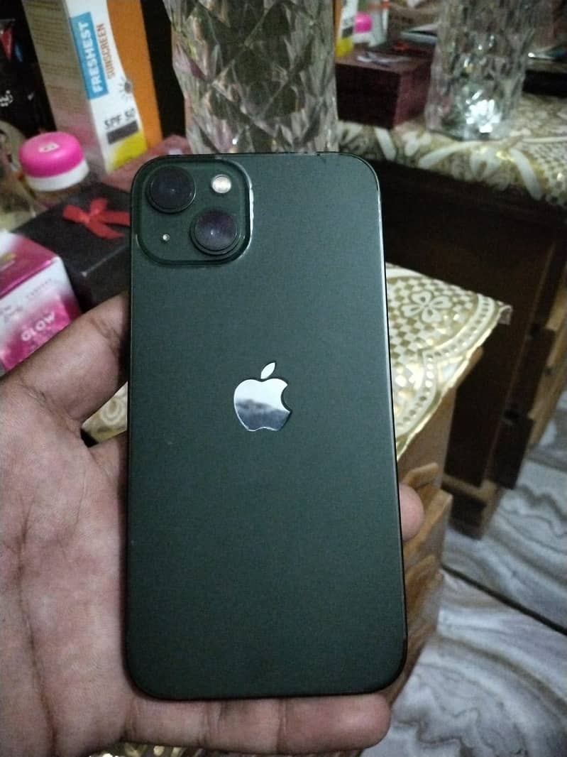 iPhone 13 0