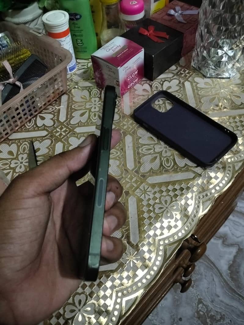 iPhone 13 1