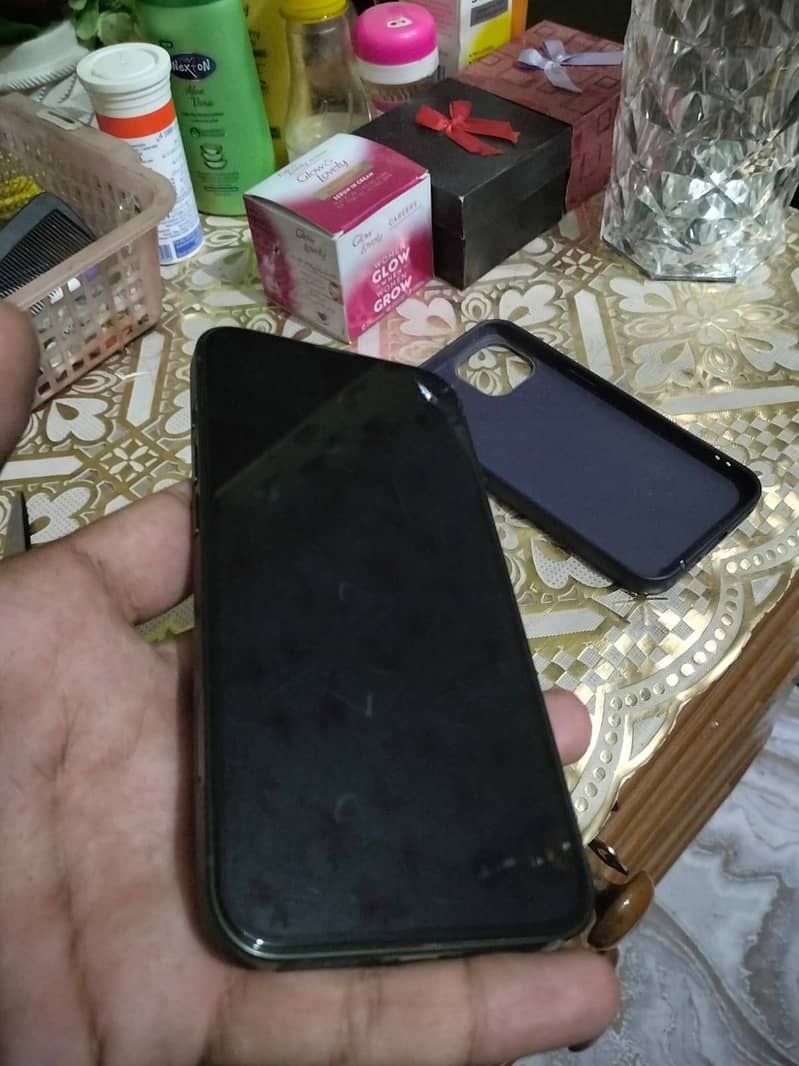 iPhone 13 3
