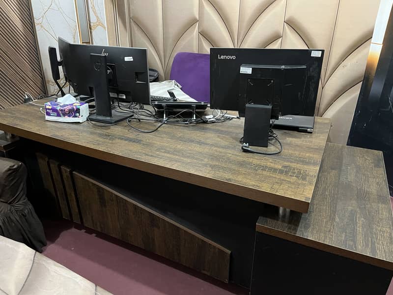 Executive Office/Computer Table 0