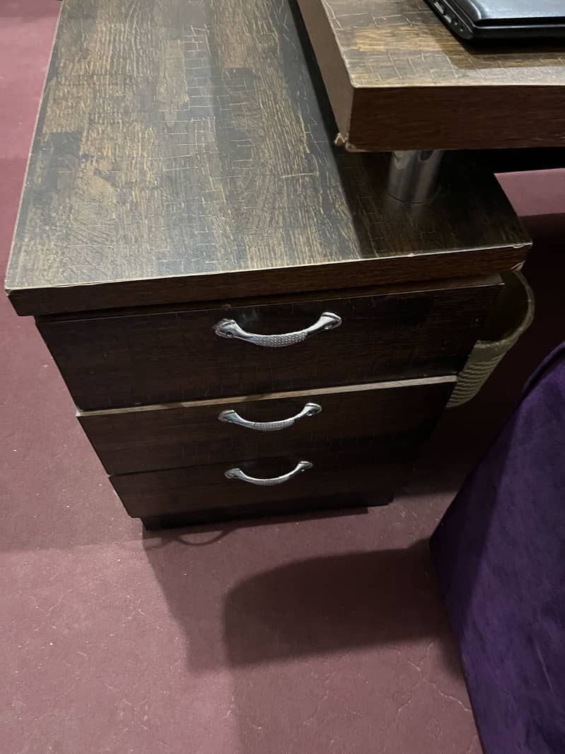 Executive Office/Computer Table 1