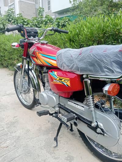 Honda 125 WhatsApp & Ph no 03171961740