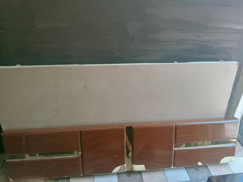 double bed aur side table 3