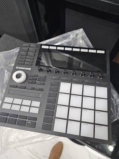 Native Instruments Maschine MK3 brand new