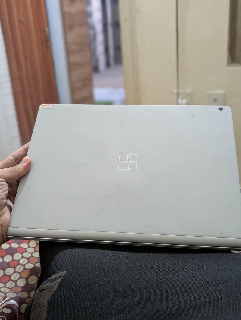 Microsoft Surface Book 2 3