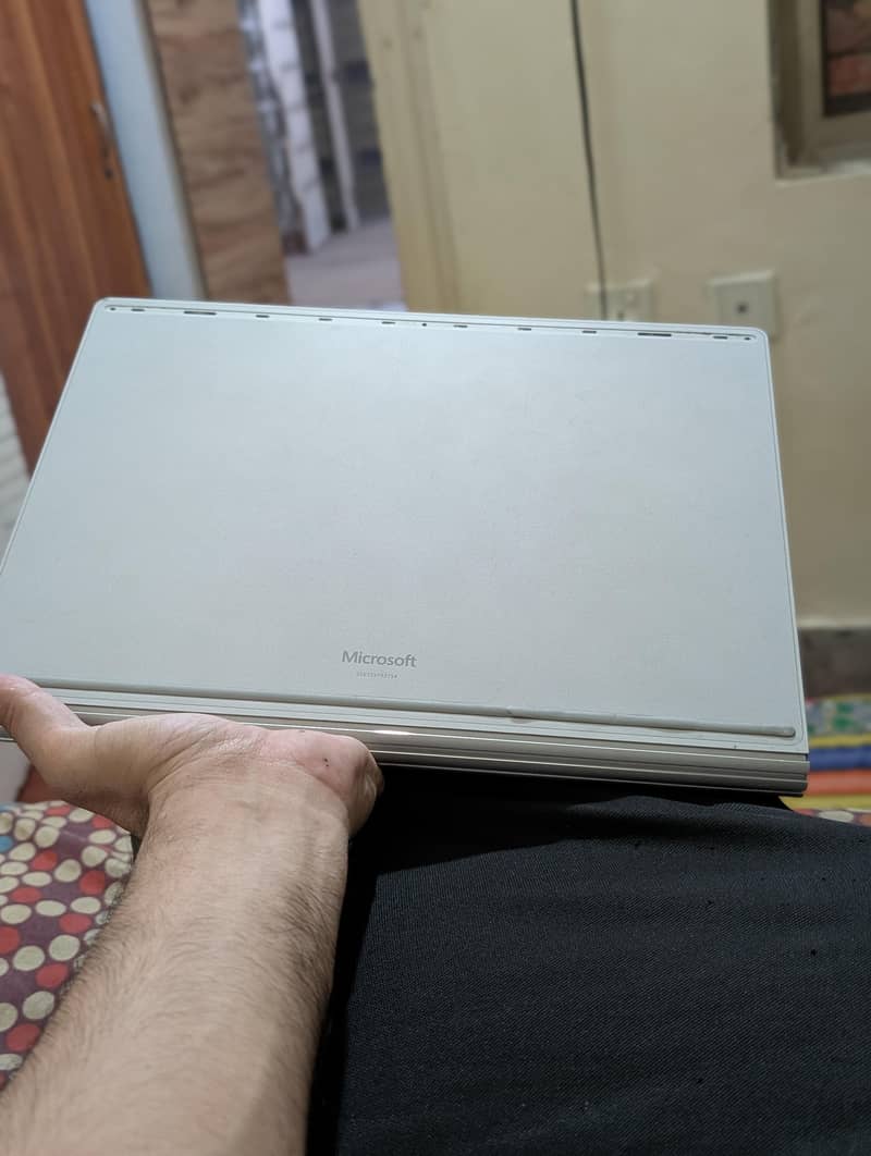 Microsoft Surface Book 2 4