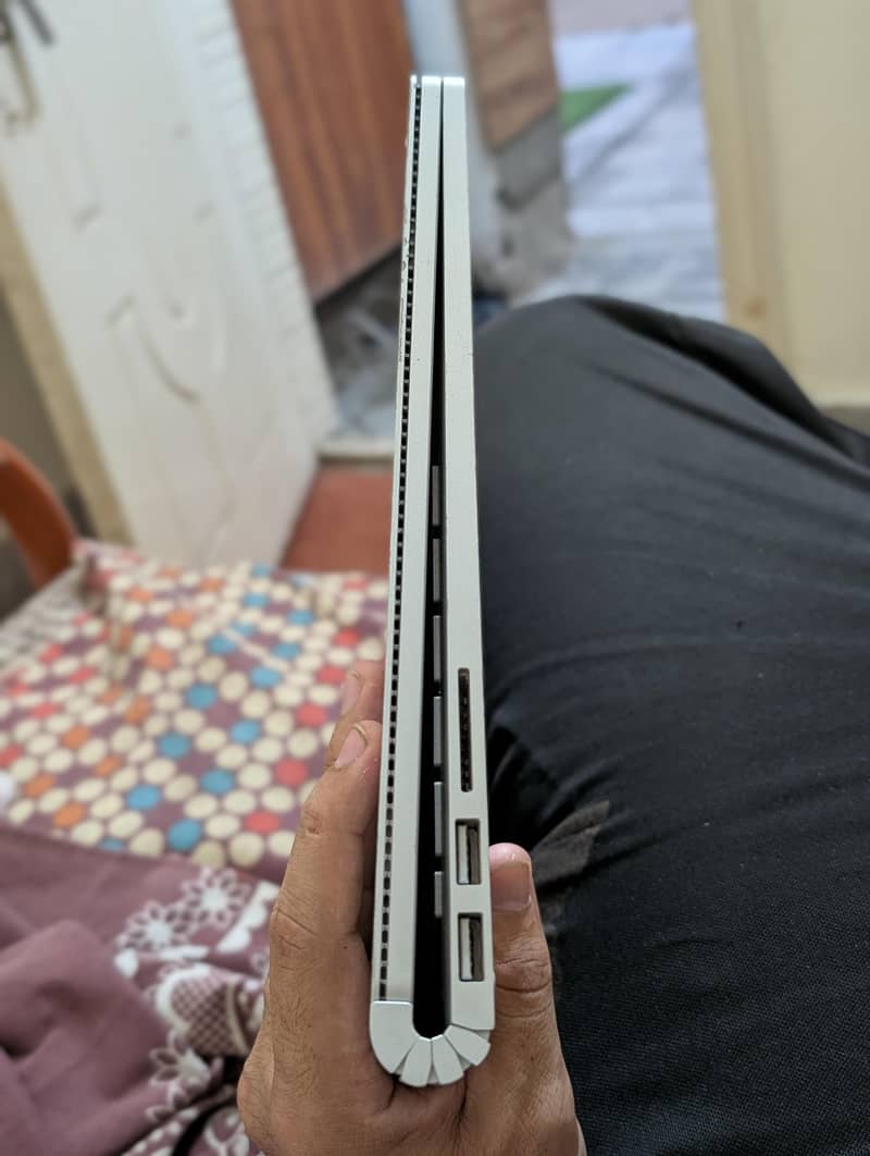 Microsoft Surface Book 2 6