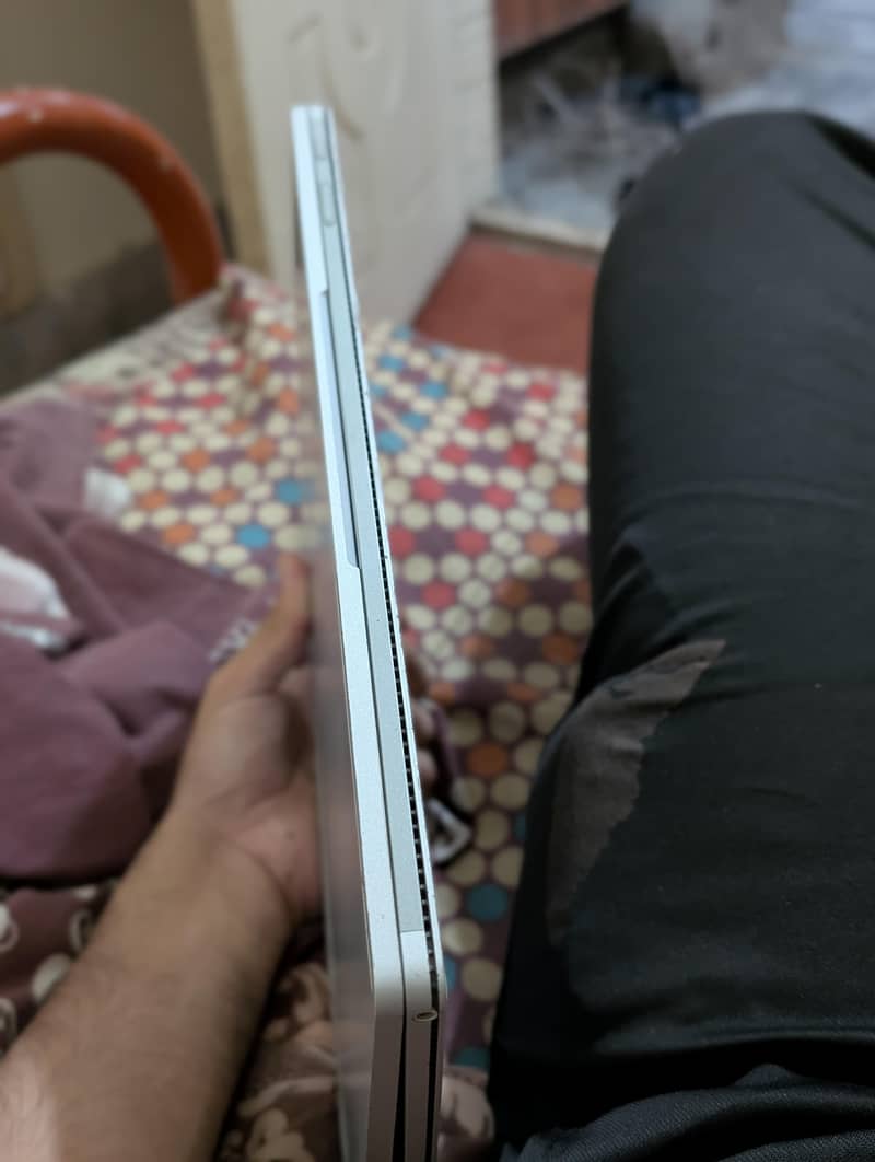 Microsoft Surface Book 2 7