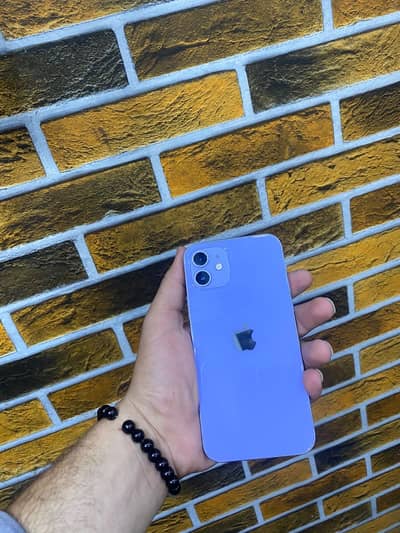 Apple iPhone 12