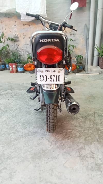 united 125