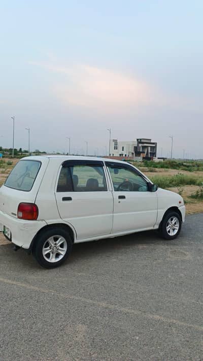 Daihatsu Cuore 2003