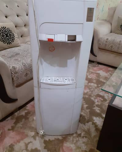 PEL HOT AND COLD WATER DISPENSER WITH REFRIGERATOR