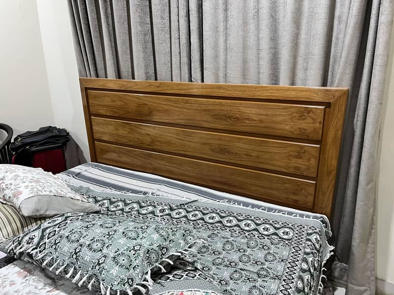 King size bed 3