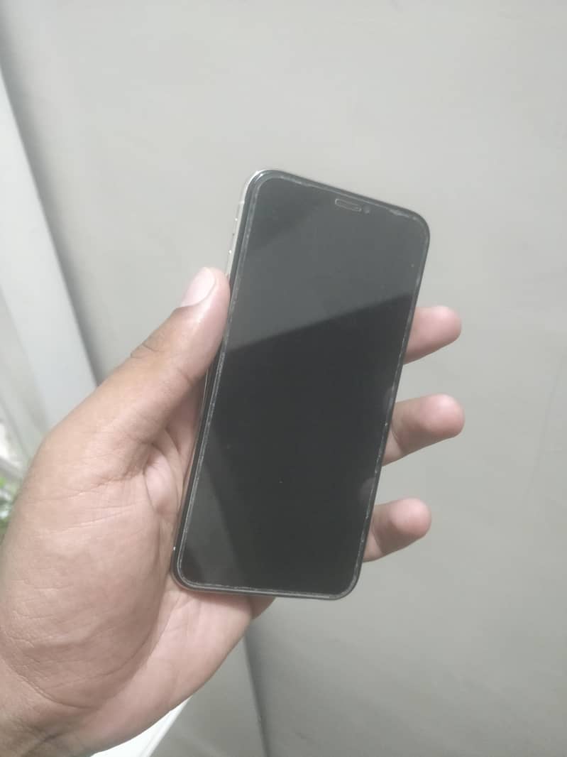 Apple iPhone X 4