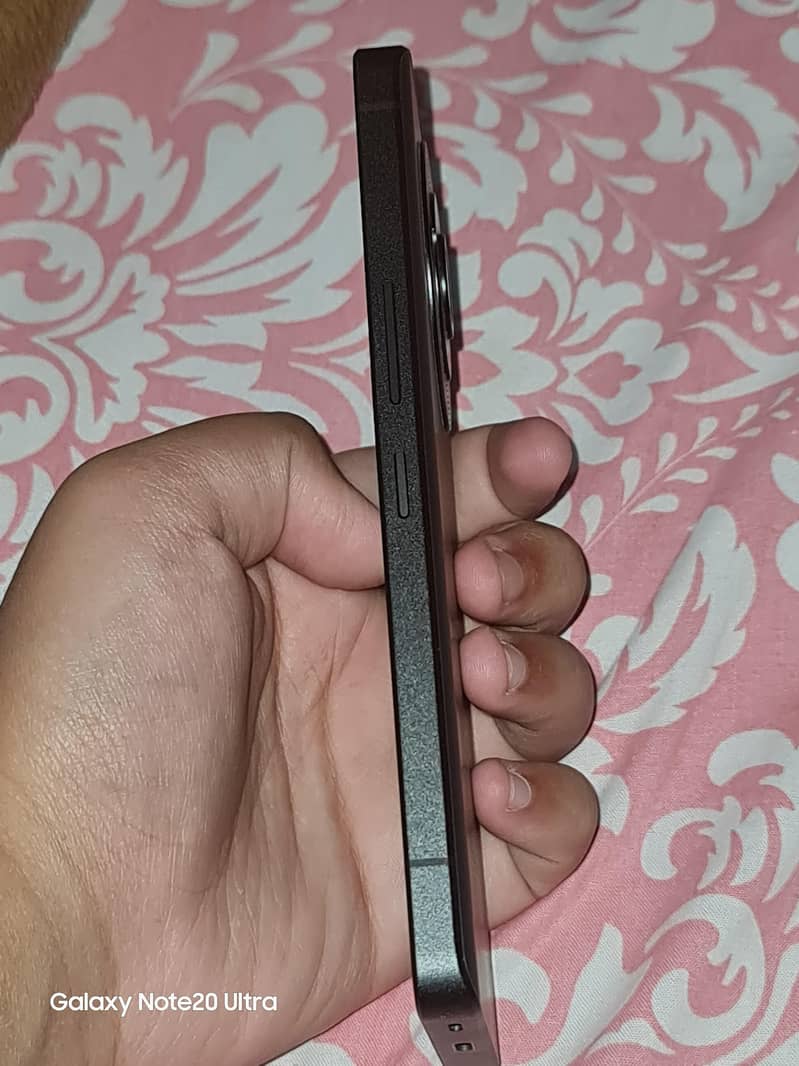 Sharp Aquos R8s pro 1