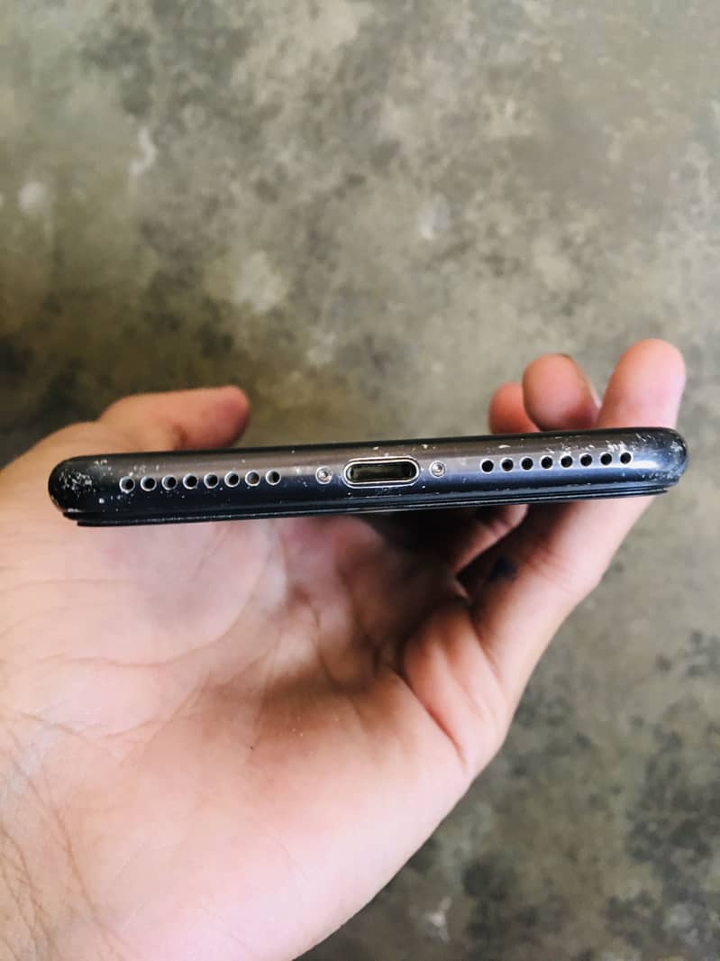 Apple iPhone 7 Plus 3