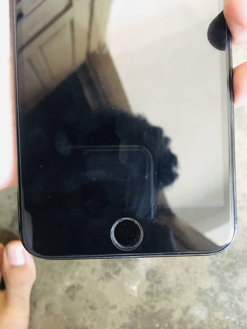 Apple iPhone 7 Plus 5