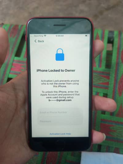 Apple iPhone SE water pack