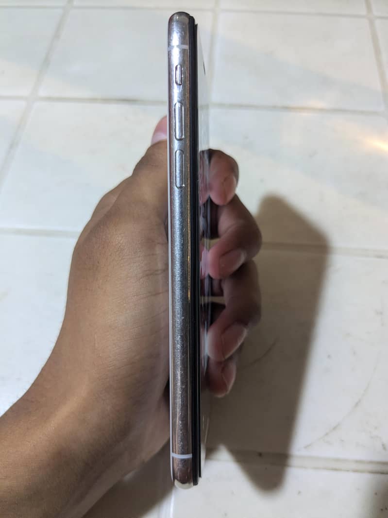 Apple iPhone X 0