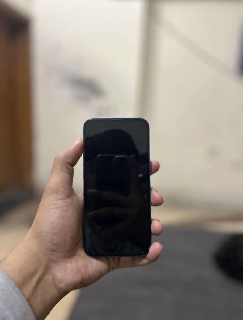 Apple iPhone 13 3