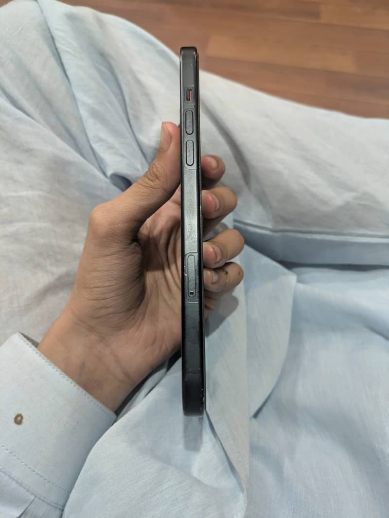 Apple iPhone 15 plus 2