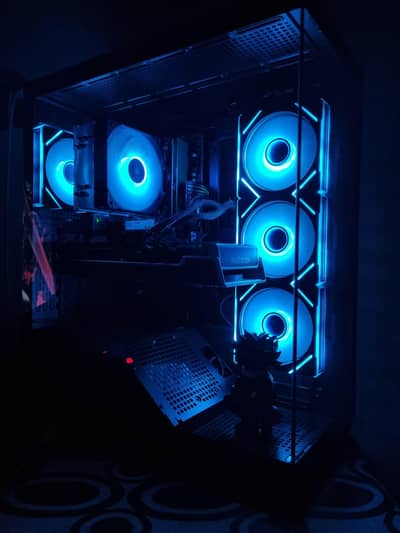 Gaming PC (1 month old) | Ryzen 5 5600+ XFX RX 6750 XT 12GB | 16GB