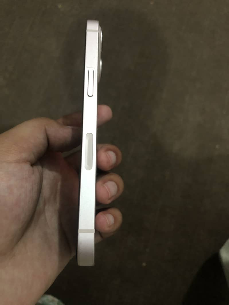 Apple iPhone 13 1