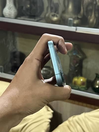 Apple iPhone 16