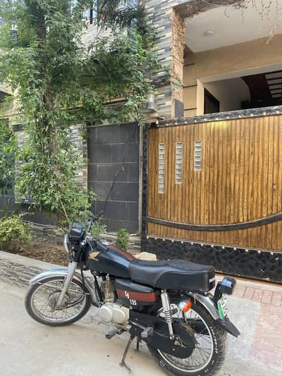 Honda CG 125 , 2017 model, red colour