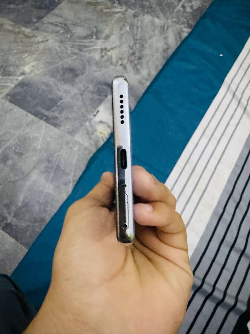 Tecno CAMON 40 Pro 4