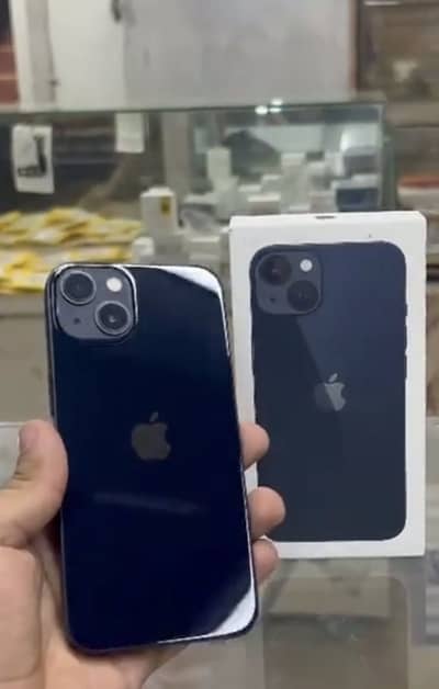 Apple iPhone 13