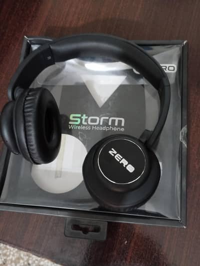 Storm Head phone color Black brand zero
